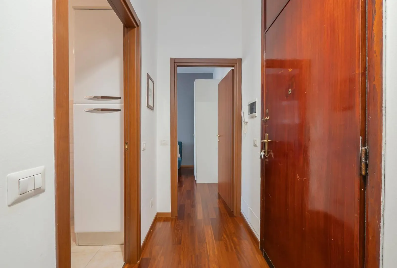 Xenia Apartments - Renovated Two-Room Apartment In Fiera Area Milan