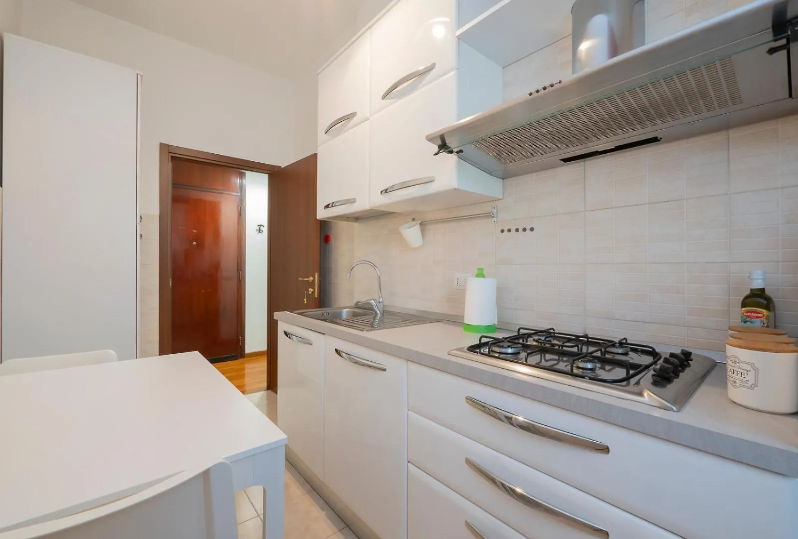 Xenia Apartments - Renovated Two-Room Apartment In Fiera Area Milan Italy