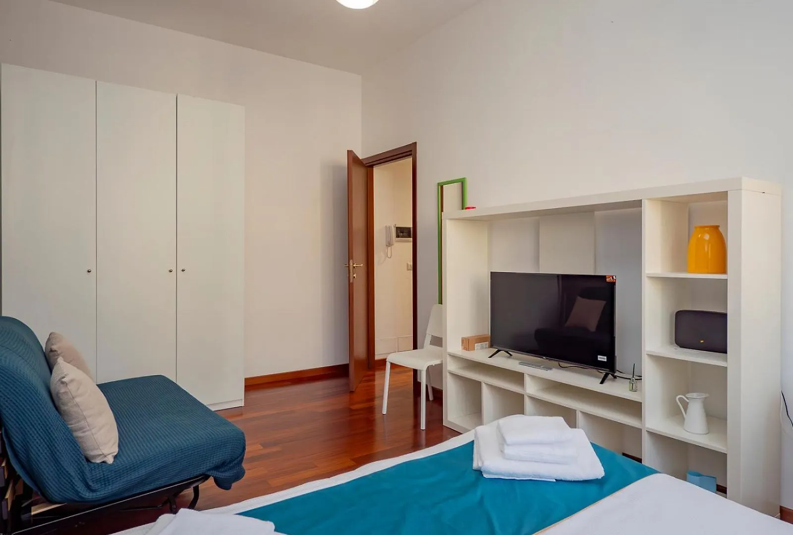 Xenia Apartments - Renovated Two-Room Apartment In Fiera Area Milan