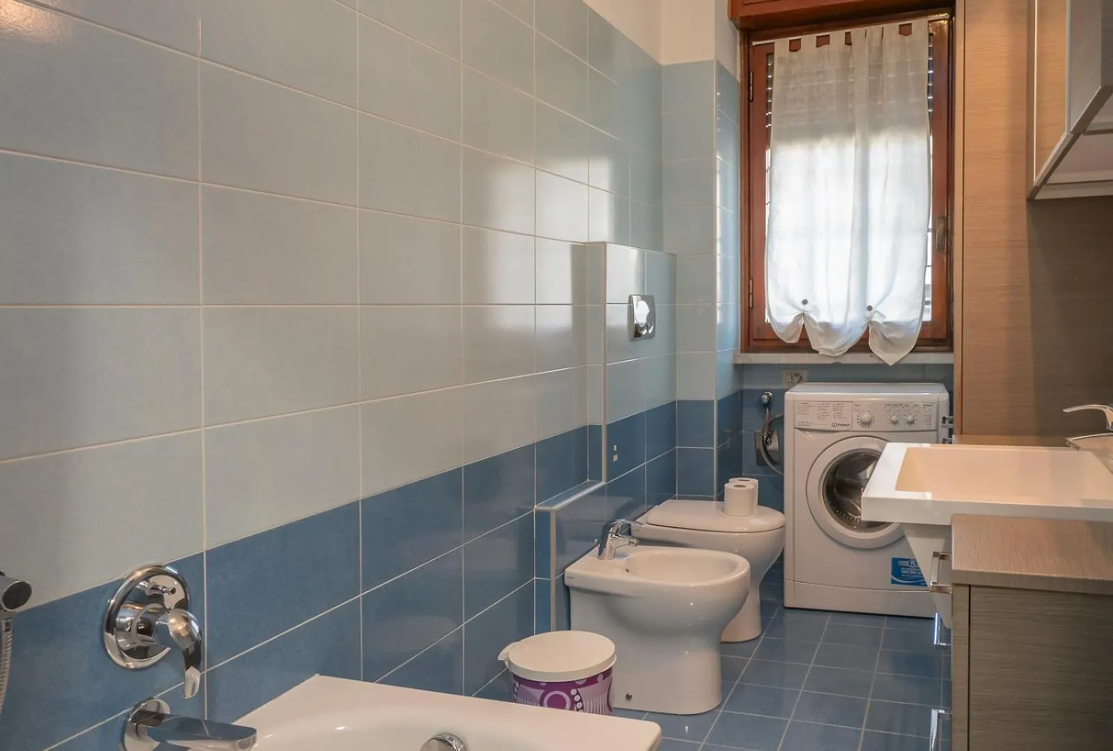Xenia Apartments - Renovated Two-Room Apartment In Fiera Area Milan